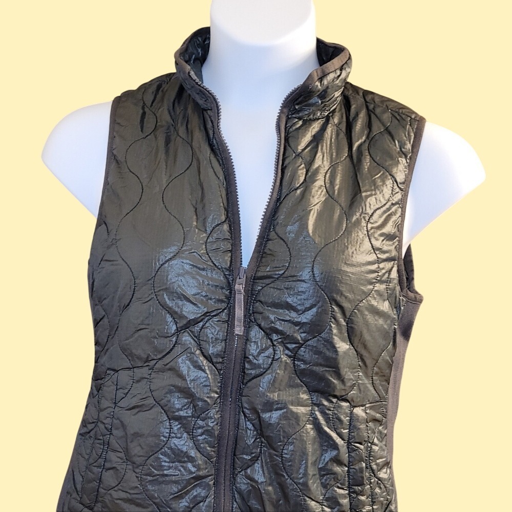 J Crew Nylon Puffer Vest Womens S Textured Black Quilted Grunge Goth Accent Side